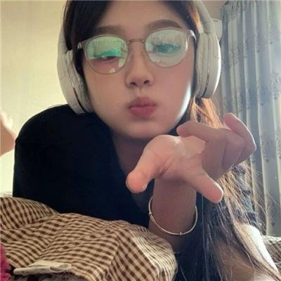 五个光头的少年